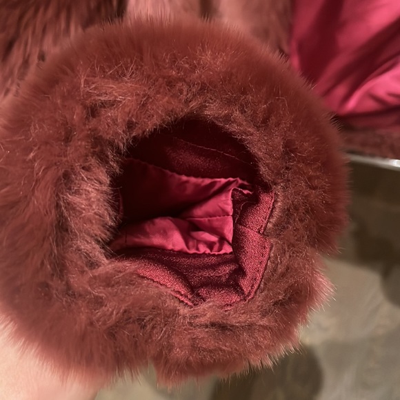 Aritzia Babaton Magenta Crop Faux Fur Jacket - Picture 5 of 15